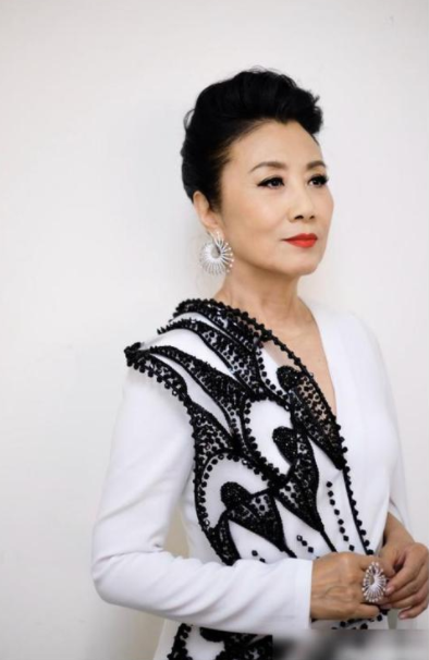 不过幸好的是,虽然遭受了和何守信这段不幸的婚姻,但之后欧嘉慧也遇到