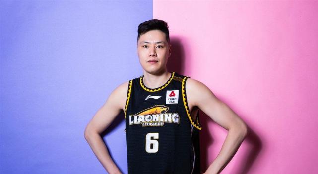 辽篮三消息贺天举获祝福杨鸣私会郭士强郭艾伦给朱荣振教学