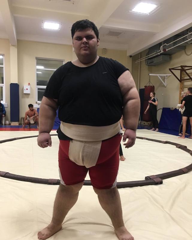 位名叫赞布拉特·哈托霍夫(dzhambulat khatokhov)的俄罗斯相扑手去世