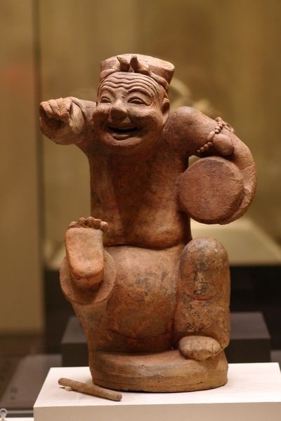 看见文物汉代第一俑击鼓说唱俑