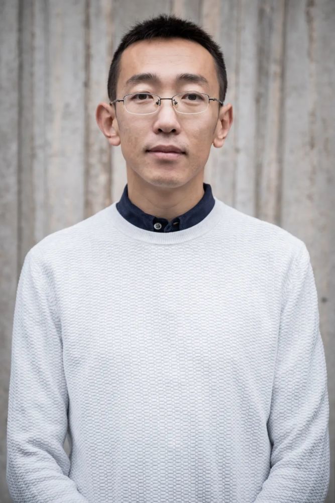 张晓辰沃尔沃汽车高级工程师张晓辰就职于沃尔沃汽车总部(瑞典)数年