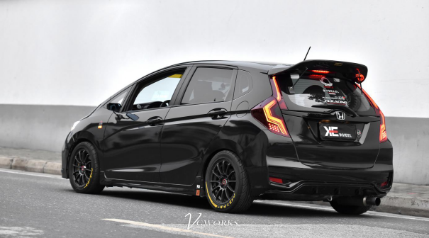 【网友投稿】碳纤机盖只为轻量,为了低调贴了黑