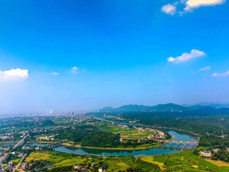 韶山灌区主要不在韶山湘乡长江水库古龙湖与长江和古龙都无关