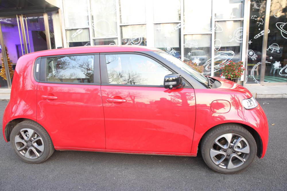 探车论颜值比智商欧拉白猫甩同级车型几条街