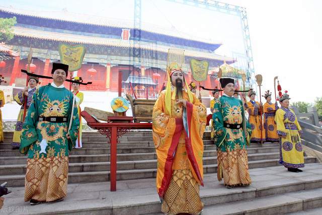 为什么古代皇帝封禅一定要去泰山呢