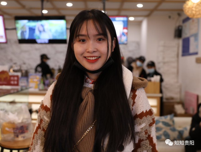 雨果说: 有一种东西 比我们的面貌更像我们 那便是我们的表情 还有