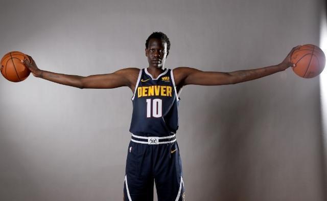 3场0分身高2米18臂展2米31的怪物球员为何沦为边缘人