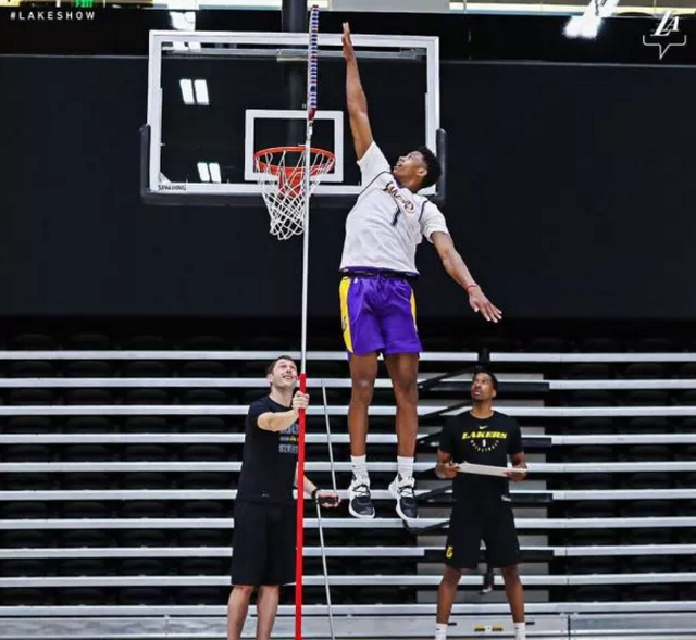 10中0正负值12弹跳114厘米的天才6号秀要水了