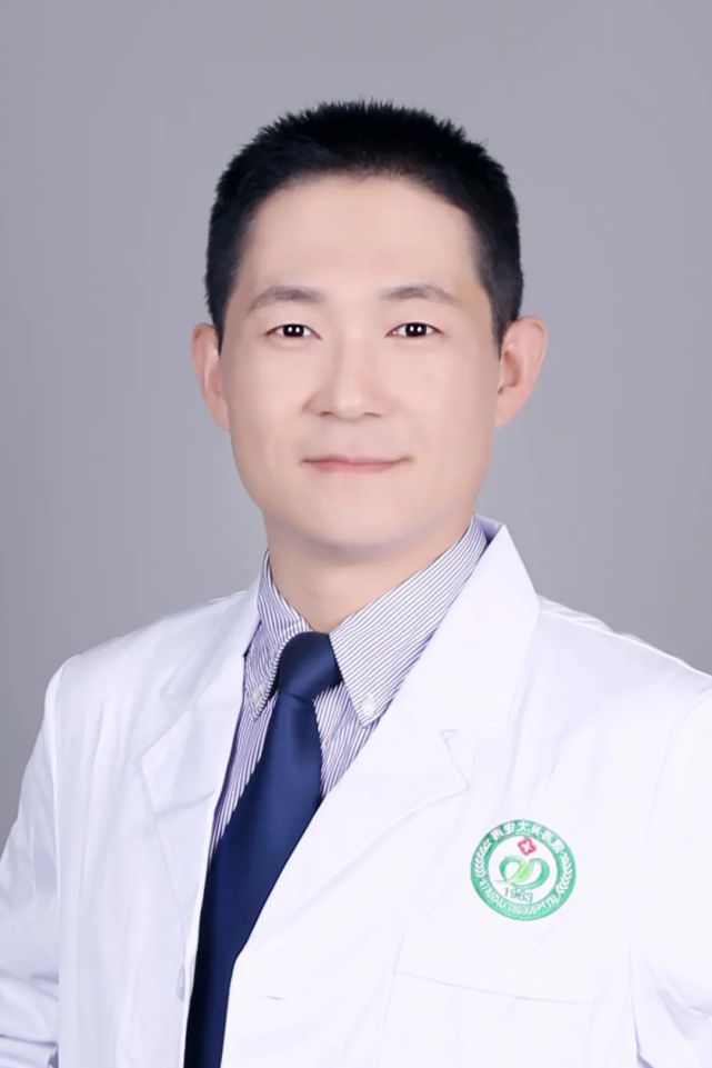 直播预告重视脊柱健康正确认识腰间盘突出与颈椎病