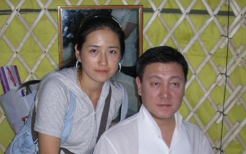 52岁韩磊小商演面容苍白沧桑憔悴娶小16岁娇妻住四合院