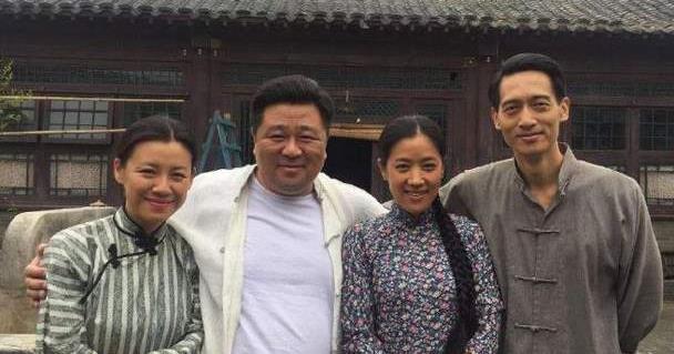 胖子梁冠华演神探狄仁杰走红娶了漂亮女导演如今婚姻幸福