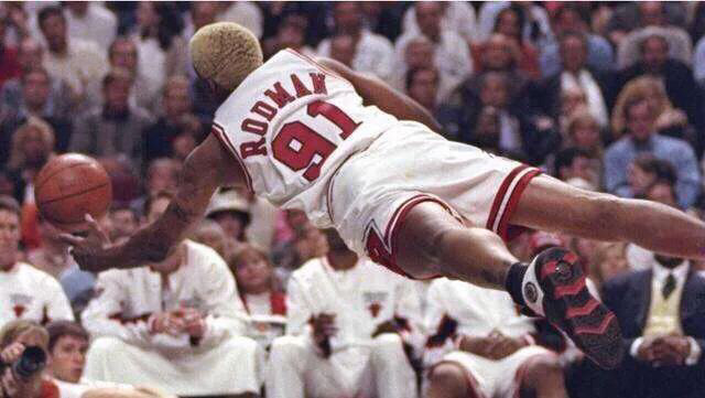 四大中锋时代为何罗德曼能够连续七届拿下篮板王