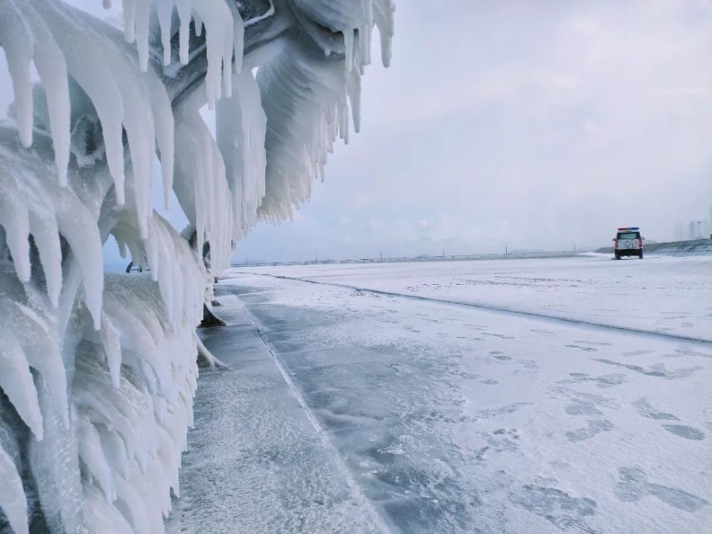 大连下雪了,来收图