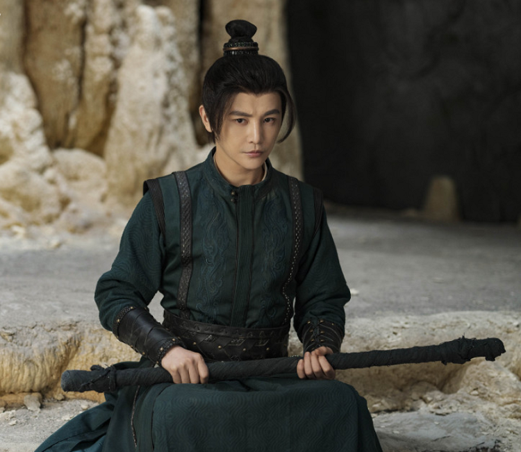 孙坚称殷沛是有翡恋爱观察员剧里永远都是局外人实景嗑cp