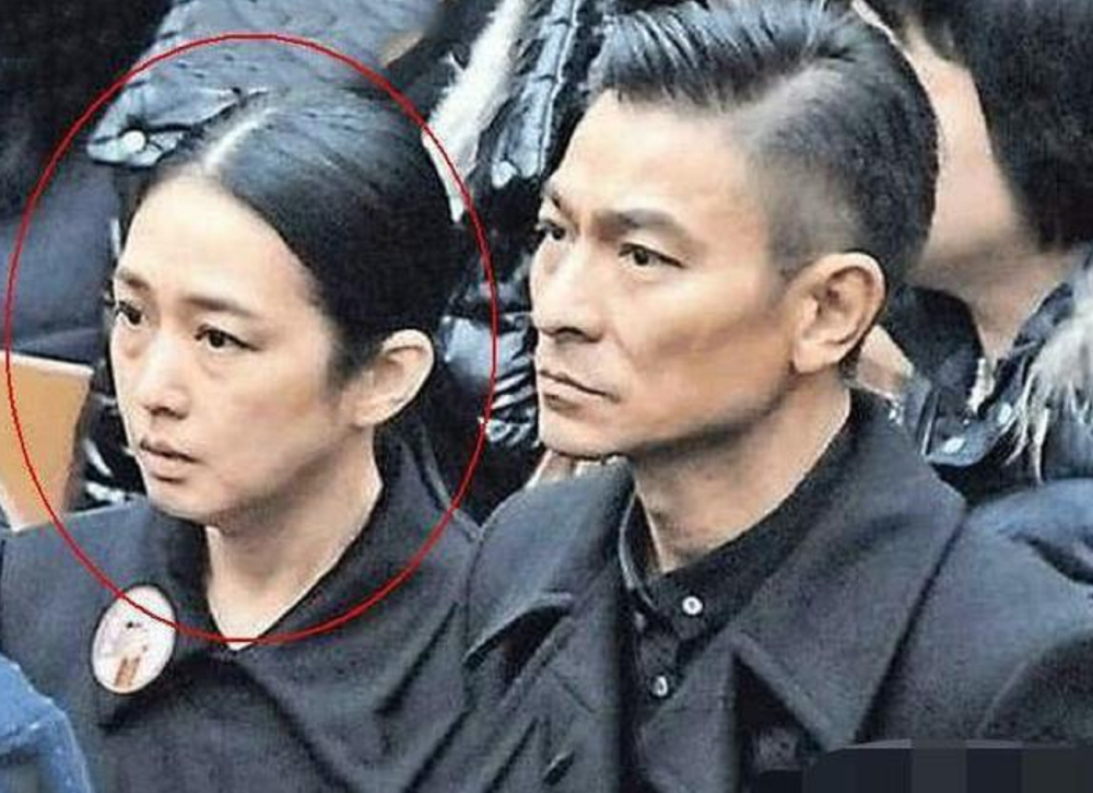 劉德華妻子近照曝光高齡產子後臉蛋身材走樣朱麗倩壓力太大