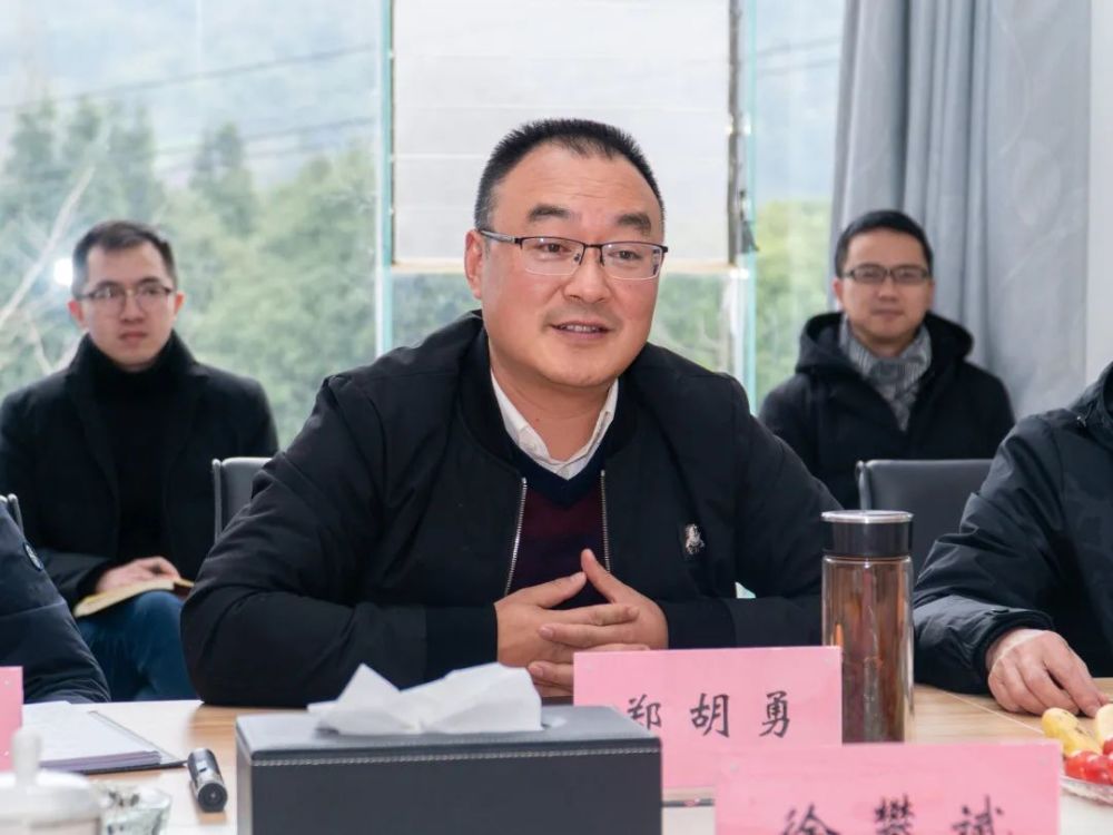 杨阳 摄中国农业发展银行四川省分行副行长徐攀斌一行赴天全县,调研