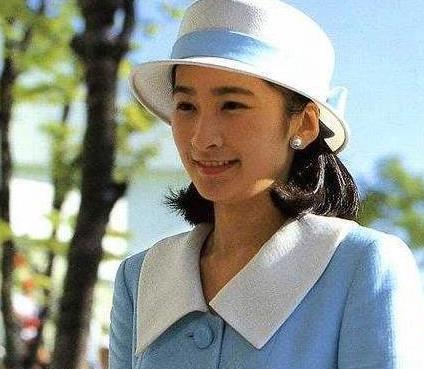 日本纪子妃恃子而骄做起了皇后梦却惹怒众人满脸笑容遭人嫌