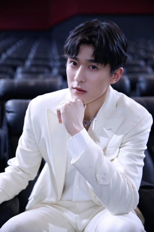 《晴雅集》杀生石,从篮球员转行拍戏,获郭敬明力捧出道就是电影男主