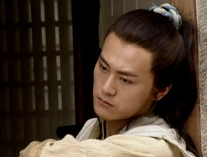 《笑傲江湖》岳灵珊为何会抛弃令狐冲,转爱林平之_腾讯新闻