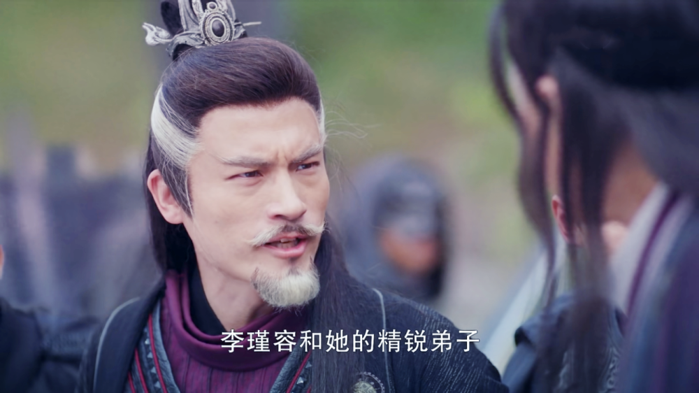 在《有翡》最新的剧情里,沈天庶和俞闻止为了抢夺海天一色的信物,勾结