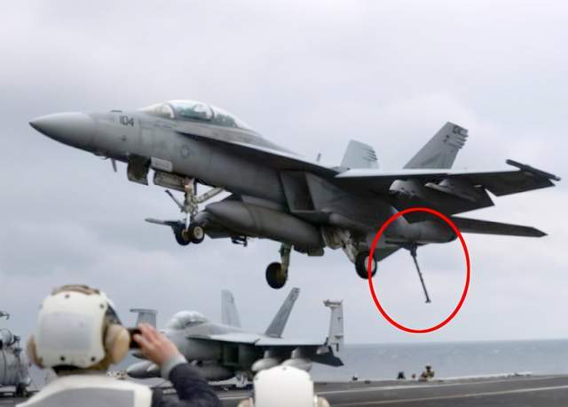 f/a-18的"细细的"阻拦钩