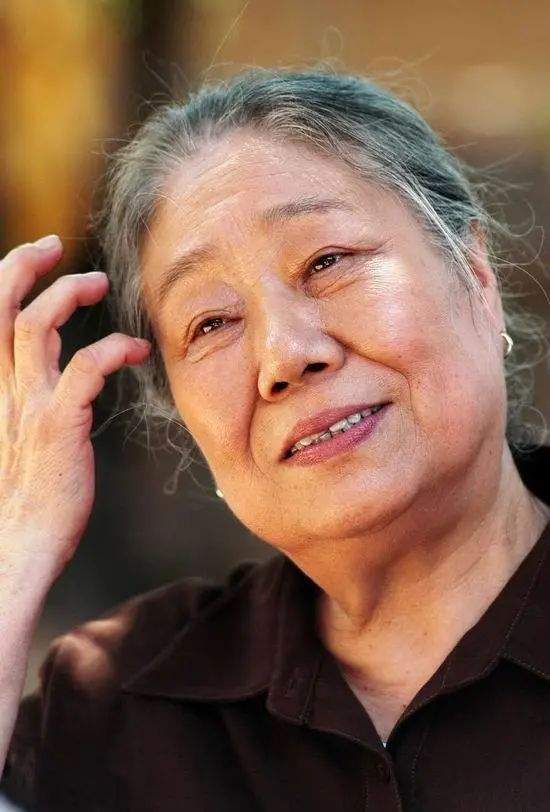 张凯丽李雪健难得同框,《渴望》剧组30年后重聚,演员境遇让人唏嘘