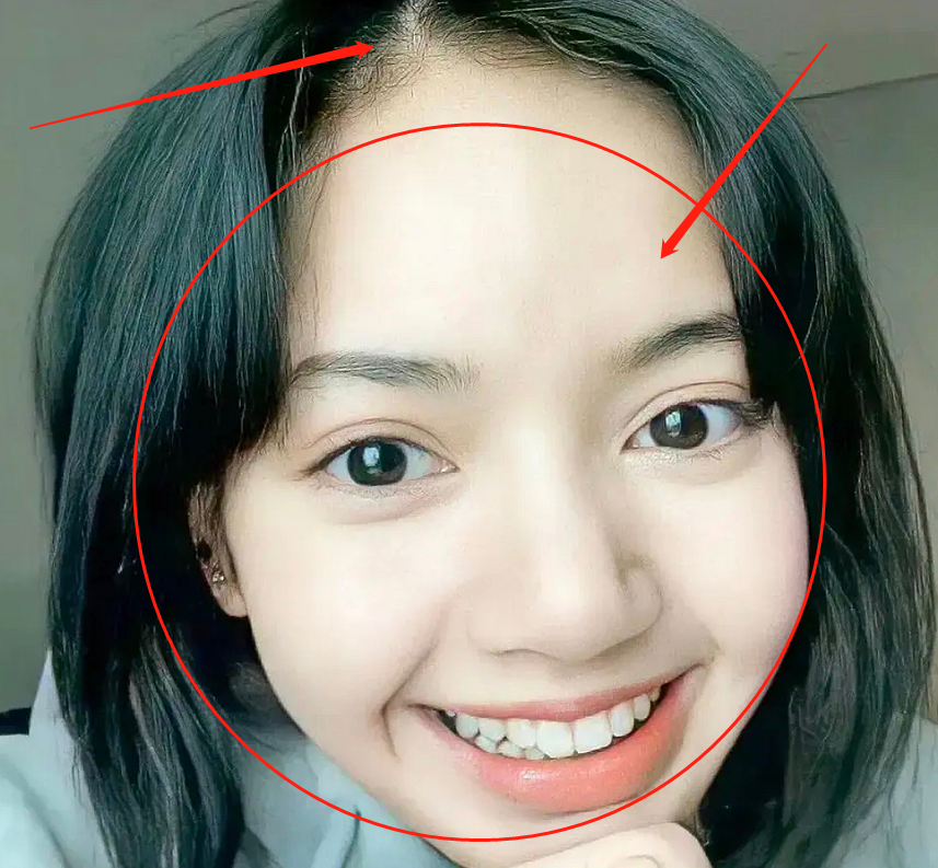 lisa生图颜值引热议,没了招牌刘海,还是你心中的人间芭比吗?