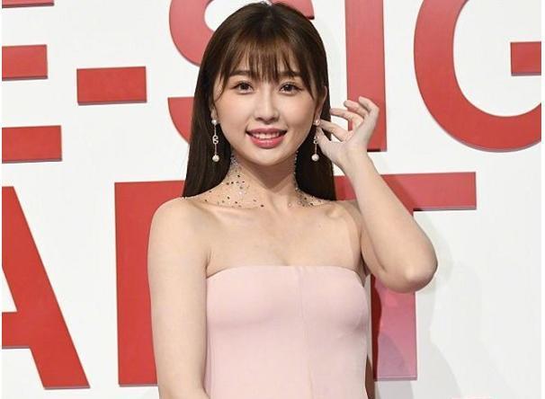 虞书欣身着连体衣出席活动,生图中状态更实在,胖不胖一目了然_腾讯新