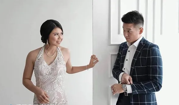 结婚的还不止这对,还有印尼女双选手波莉,好像也年纪不小了,祝福.