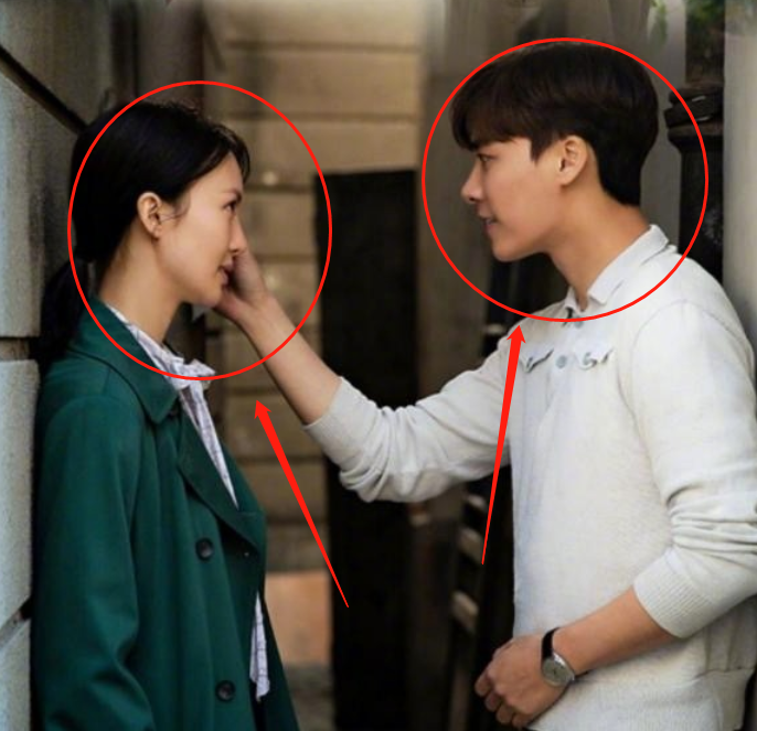 33岁男神李易峰否认与金晨的恋情金晨回应既搞笑又显得无奈