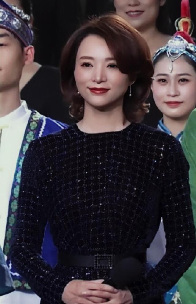 央视十佳主持人出炉董卿落选惹争议白岩松康辉董倩等名人入选