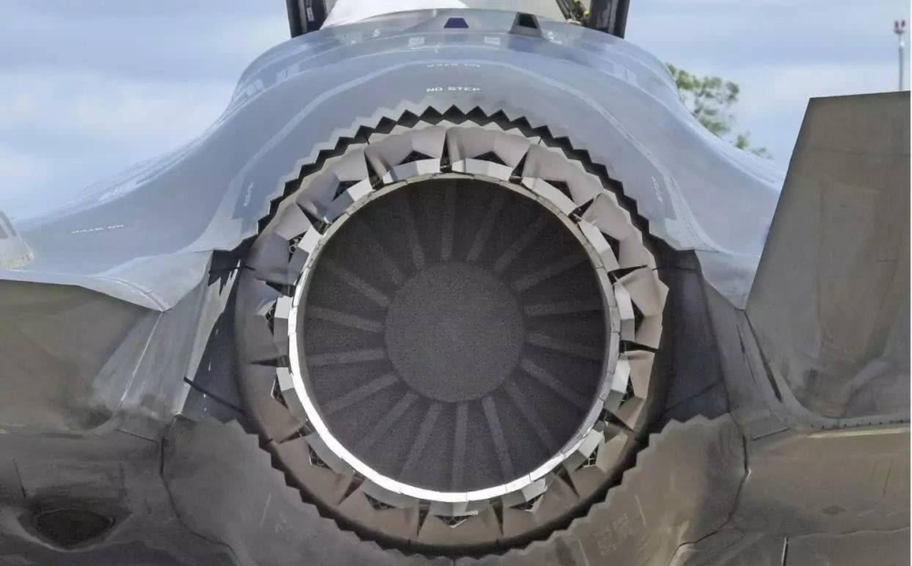 图为f35发动机最近美国又干了件蠢事,因为在进出口问题上对中国施压