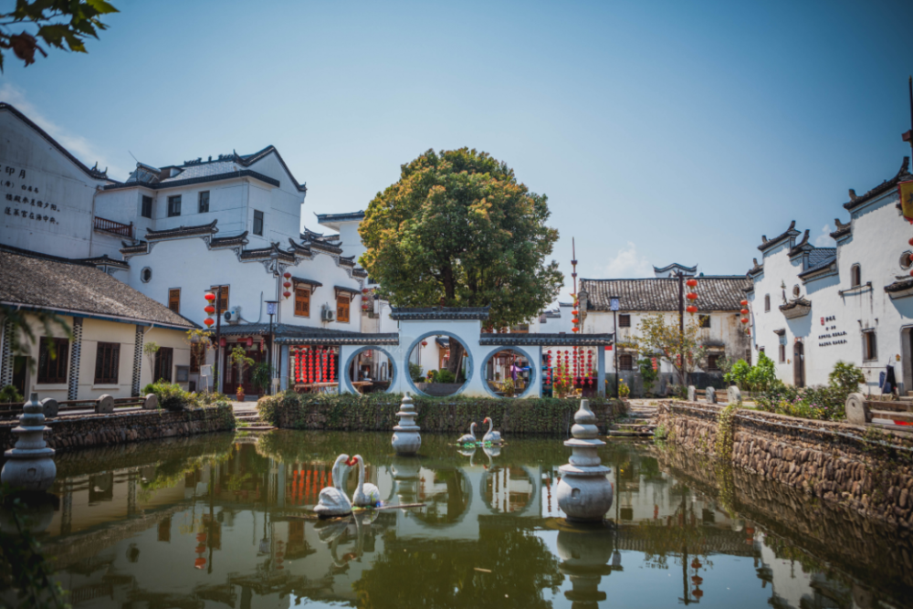 浦江上河村磐安縣磐安作為著名的旅遊城市,素有