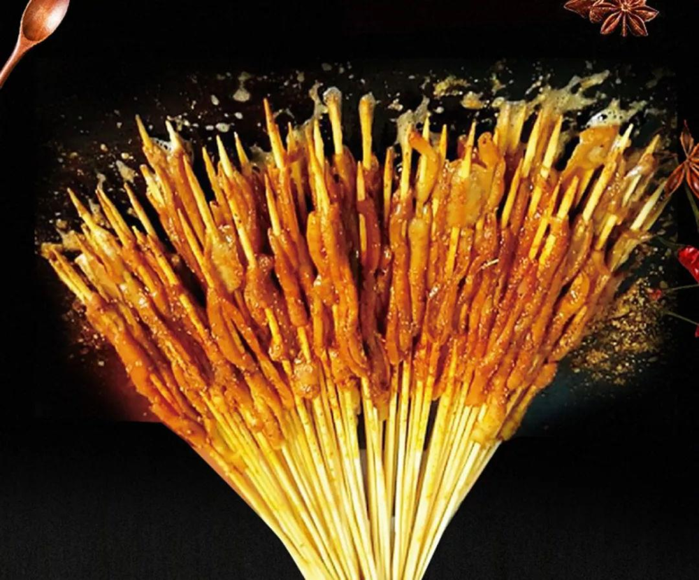 10元30串的烤鸭肠,老板真的不怕亏吗?商贩:再送你5根!