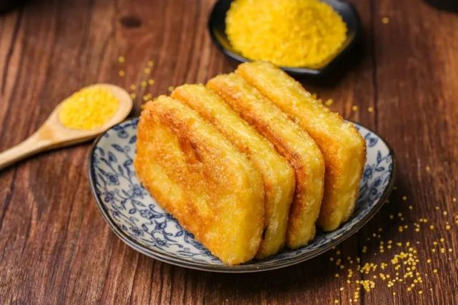 吃出来的软糯儿,一口黄米年糕,满嘴香甜软糯,枣香浓郁!