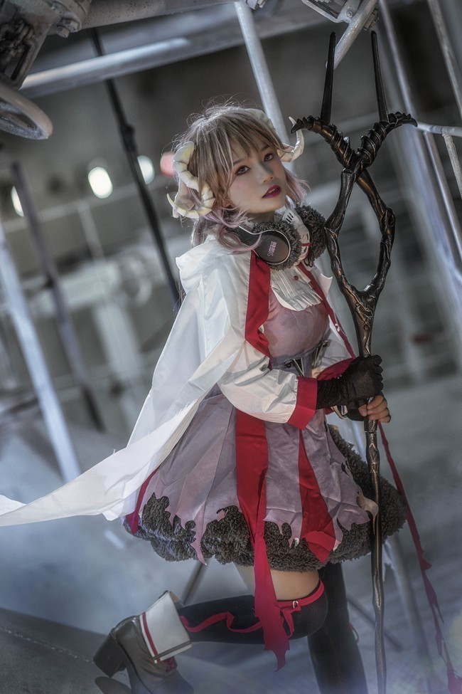 《明日方舟》——小绵羊 艾雅法拉cosplay_腾讯新闻