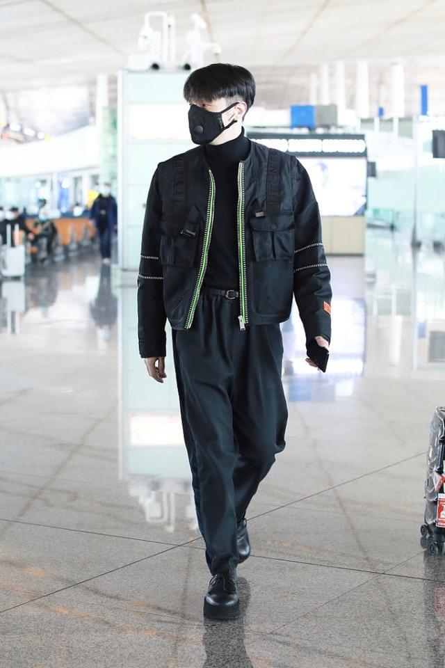 李荣浩秋冬造型,一双皮鞋一条西裤,轻松穿出文艺范