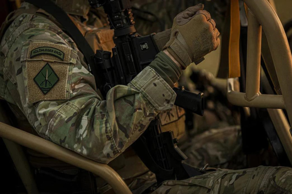 匈牙利特种部队联合演习,m4卡宾枪不香了,捷克步枪成为主角