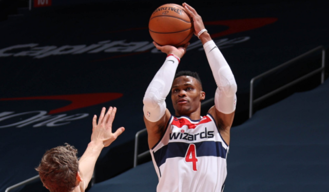 猛男场均篮板联盟第三,但韦少刷子的观念已经根深蒂固|韦少|篮板|奇才