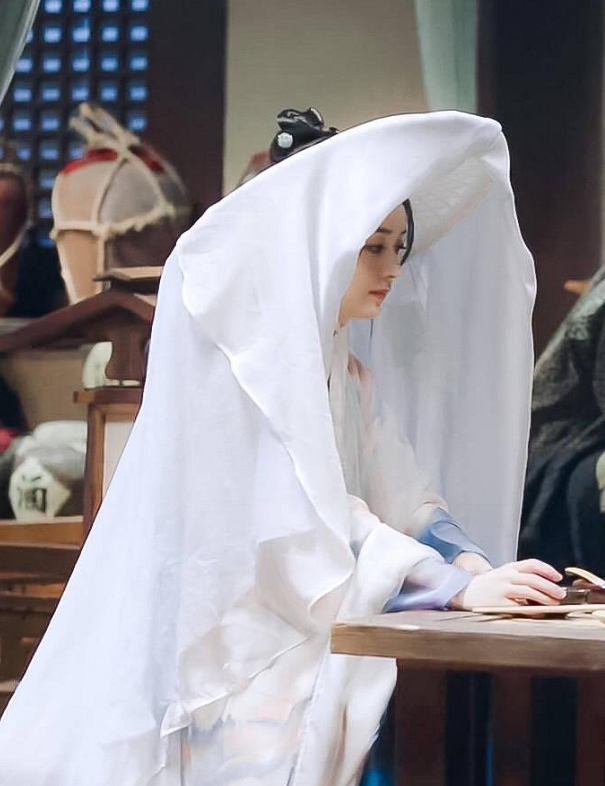 周翡第一次穿女装,谢允低调表白,两人的糖大家嗑到了吗?