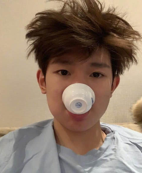 王源素颜照被疯传粉丝狂热导致黑暗利益链