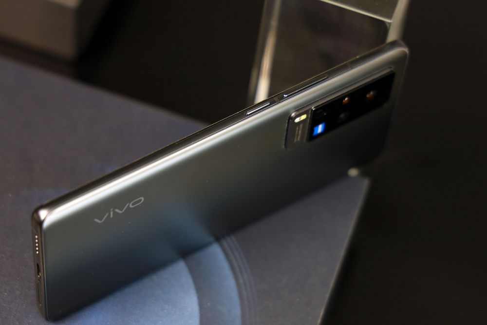 一直以来,vivo都以出色的工业设计闻名,vivo   x60这次的外观设计也不