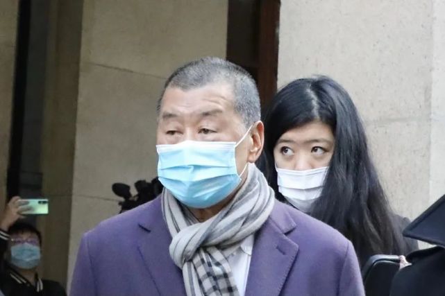 啊哈,黎智英要蹲监狱跨年了