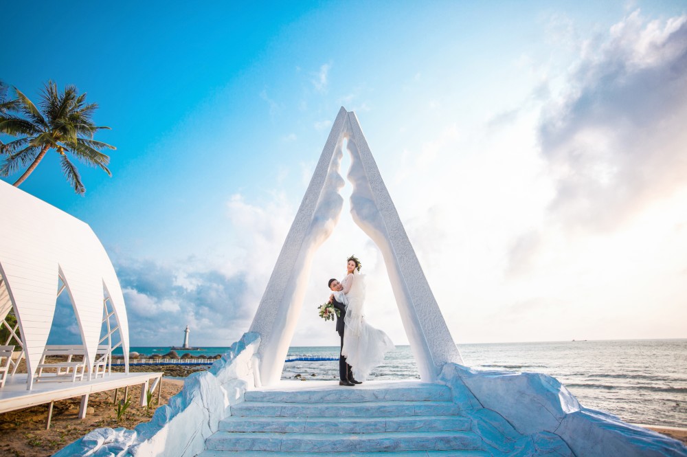 三亚影楼排行_青岛三亚唯一旅拍婚纱照让您360°无死角上海杭州婚纱摄影排名