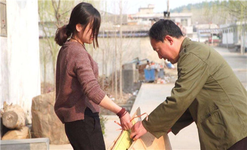 破烂王乔保峰靠收废品坐拥千万身家娶3位妻子生下6个子女