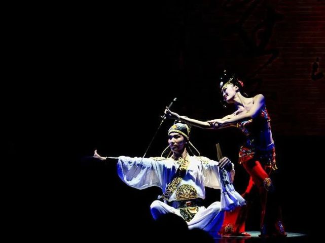 文人不离剑，中国剑文化：剑舞在历史上经历了怎样的发展历程？_腾讯新闻