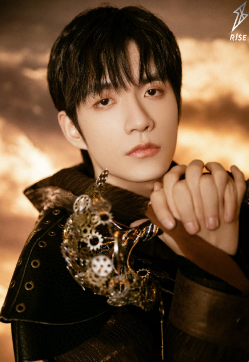 r1se全员亮相跨年演唱会,"金属朋克"画风,合体舞台超有看点!_腾讯新闻