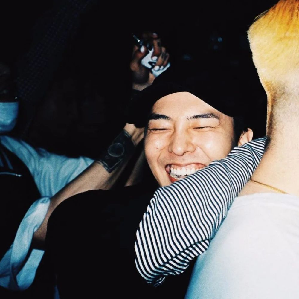 元旦快乐权志龙出现在别人ins未见图