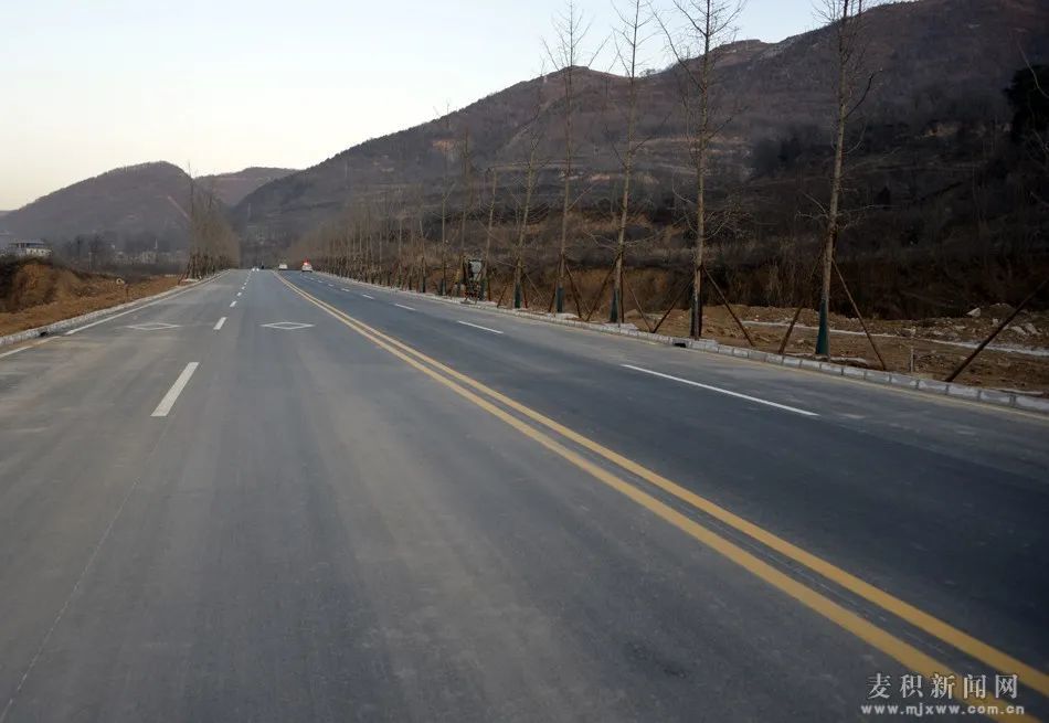 成少平带队督查街亭出口至温泉旅游公路建设及静天高速公路协调保障