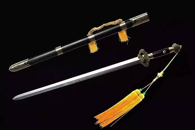 中国海军首次授剑仪式独特的佩剑制式暗含着独特的意义